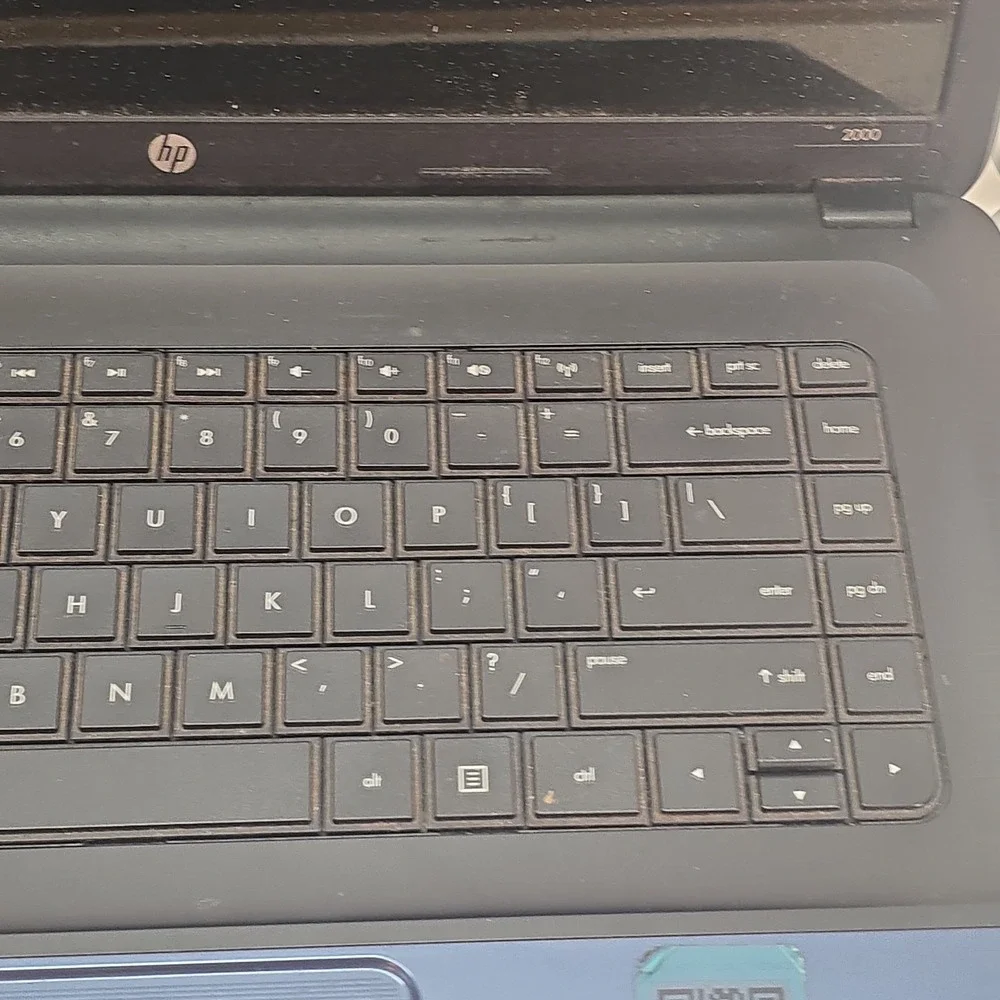HP 2000 15.6